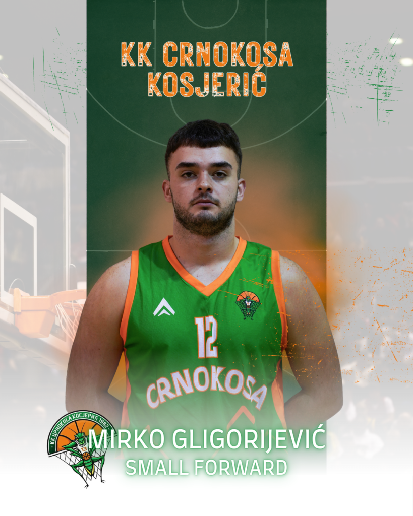 Košarkaš u zelenoj opremi sa brojem 12, prezime Gligorijević, pozicija mala krila.